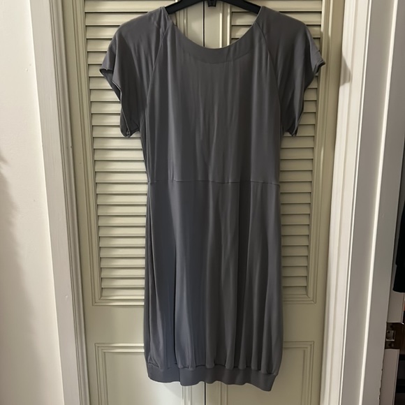 Grey Wilfred tunic, size medium. - Picture 3 of 3